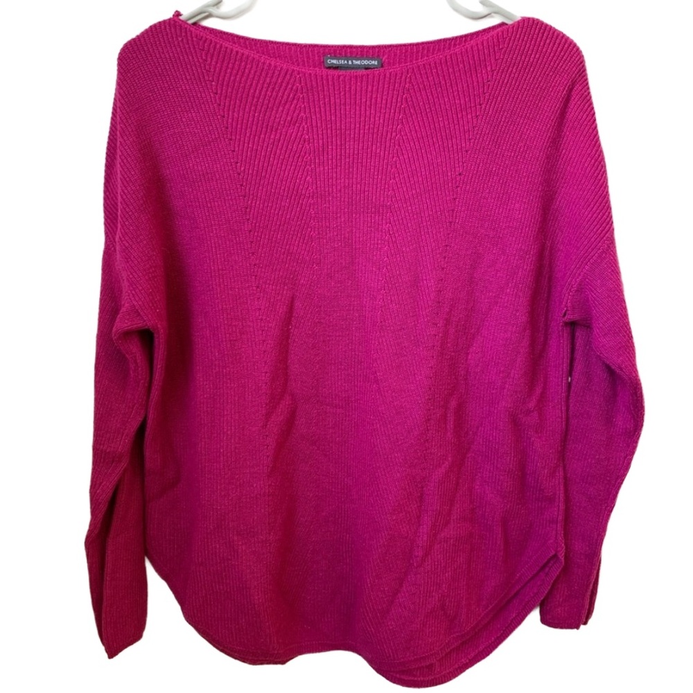 CHELSEA & THEODORE Women’s Magenta Cashmere Blend Rounded Hem Sweater